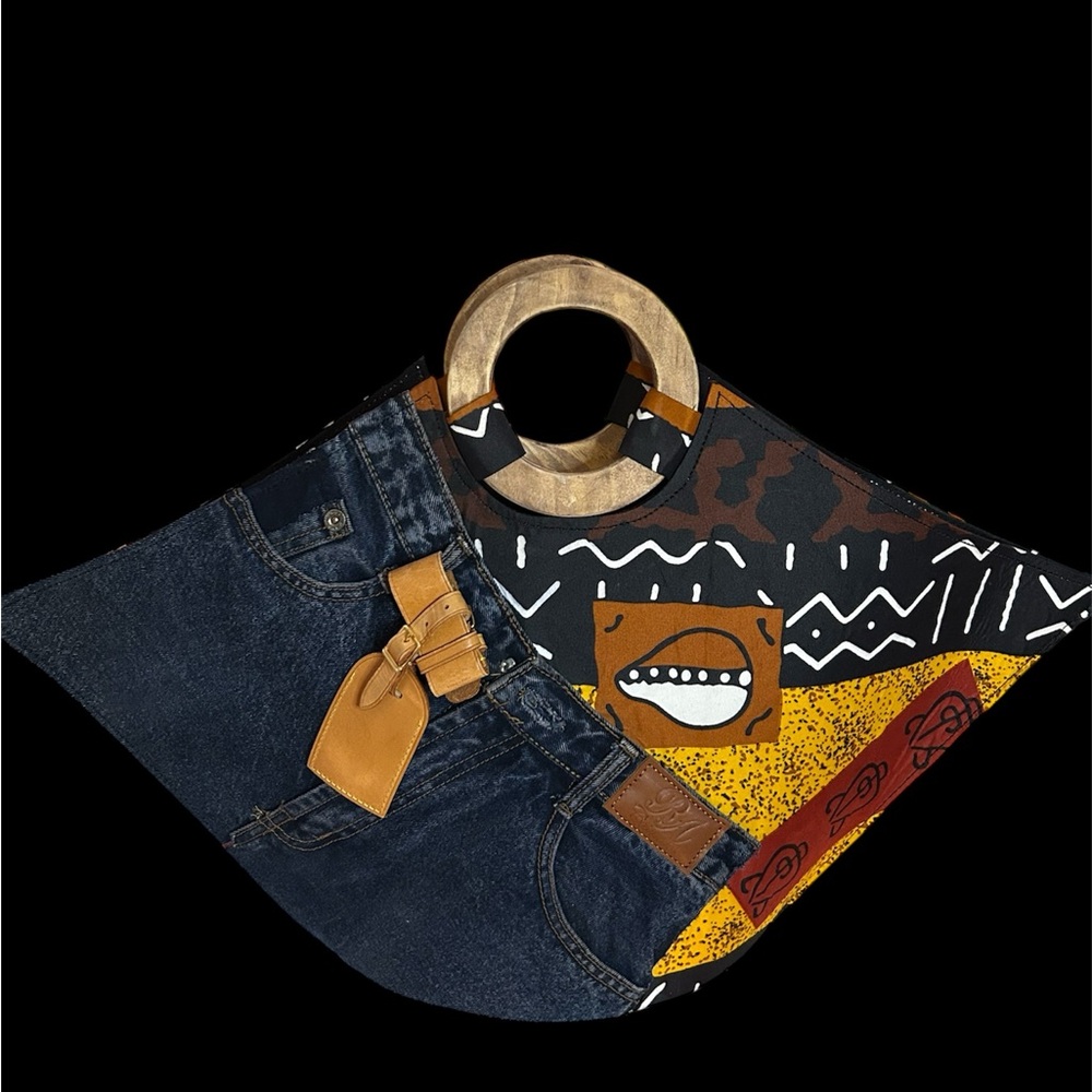 Artistic Handbag with Wooden Handle, EUC